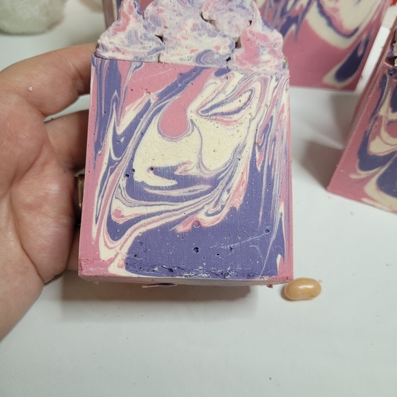 Handmade Soap 2 large bars lilac scent - Picture 6 of 16